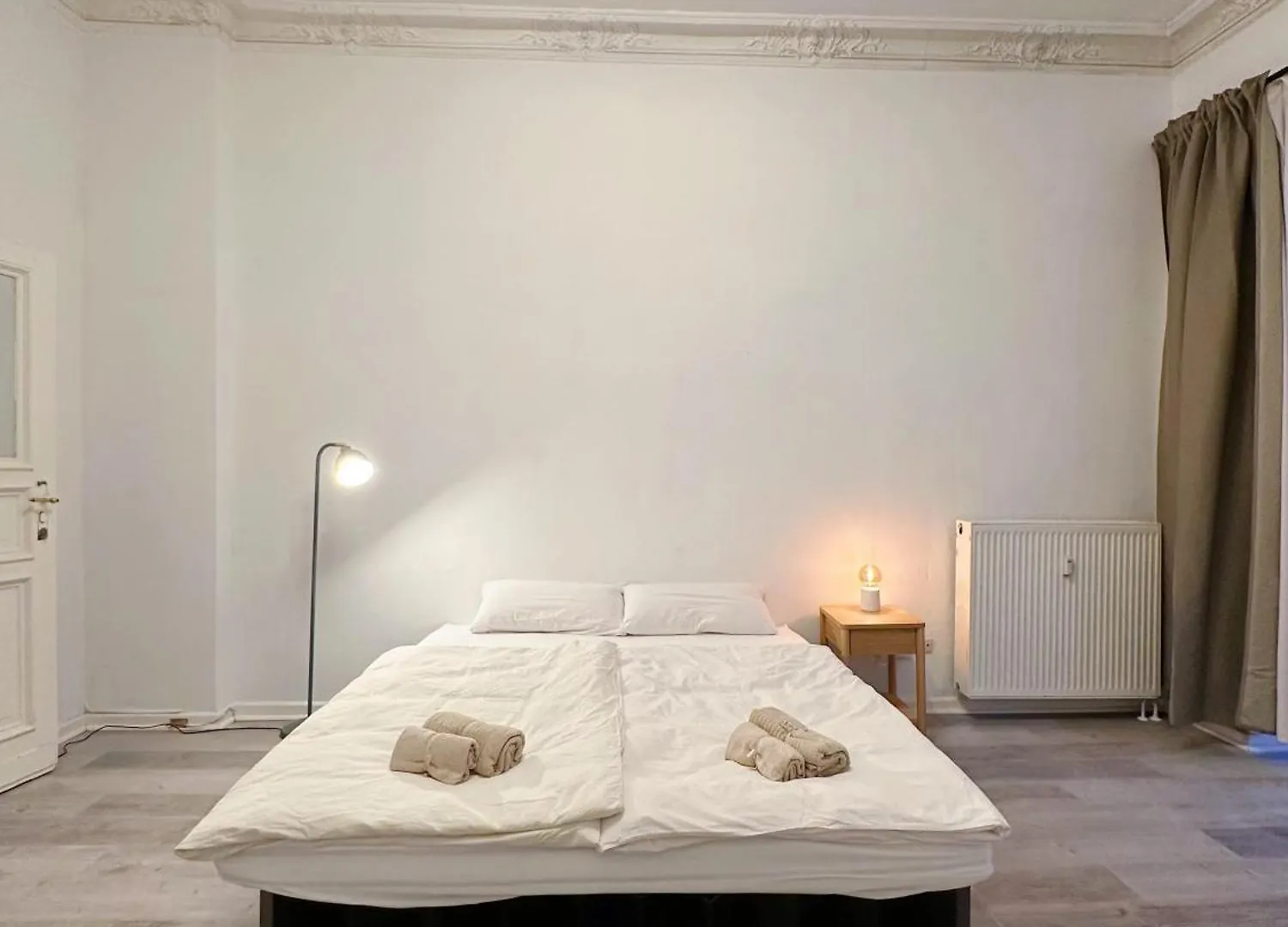Room In Shared Apartment In Berlin-Kreuzberg  베를린